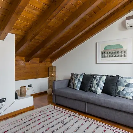 Apartment Attico Palladio *